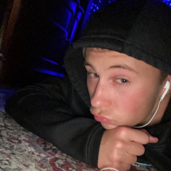 Meet your Posher, Brett - Picture 1 of 1